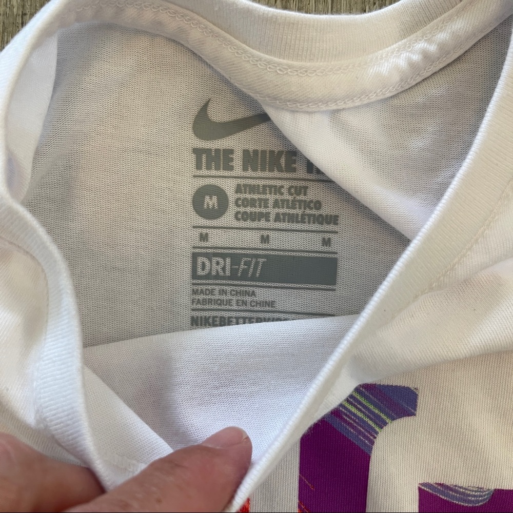 Nike Kyrie Irving 2 DRI-FIT Easter Basketball T-Shirt 808627-100 - Size Med - Picture 4 of 7